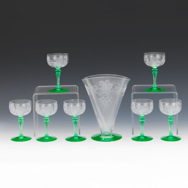 HAWKES FAN VASE AND SEVEN TIFFIN