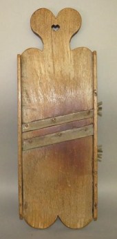HEART CUT OUT WOODEN SLAWBOARD