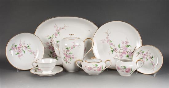 Heinrich floral decorated 106-piece
