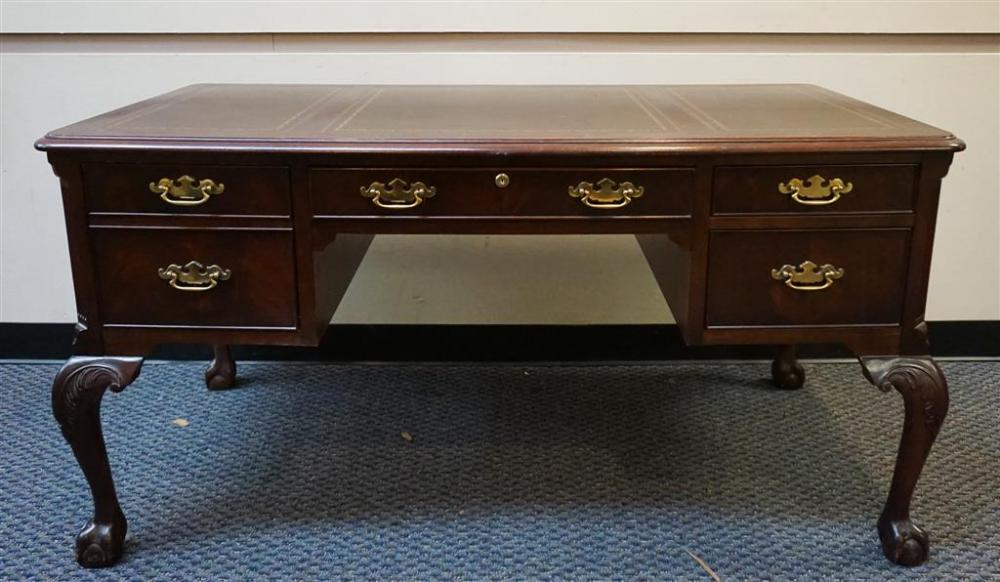 HEKMAN CHIPPENDALE STYLE MAHOGANY