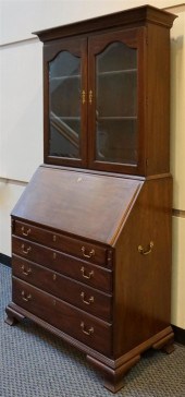 HENKEL HARRIS CHIPPENDALE STYL