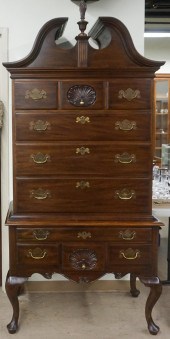 HENKEL HARRIS CHIPPENDALE STYL