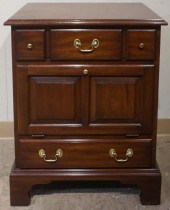 HENKEL-HARRIS CHIPPENDALE STYL