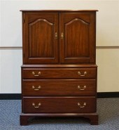HENKEL HARRIS MAHOGANY CHESTRO