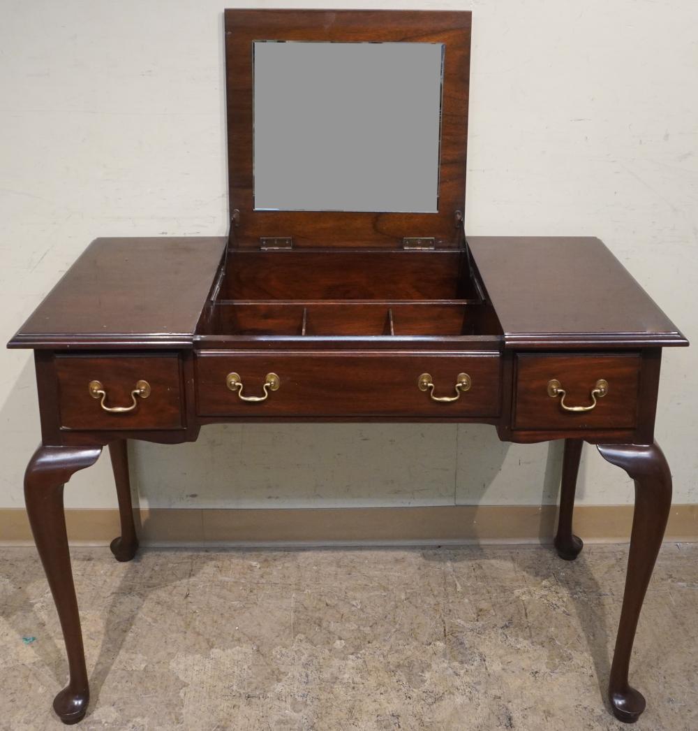 HENKEL-HARRIS QUEEN ANNE STYLE DARK