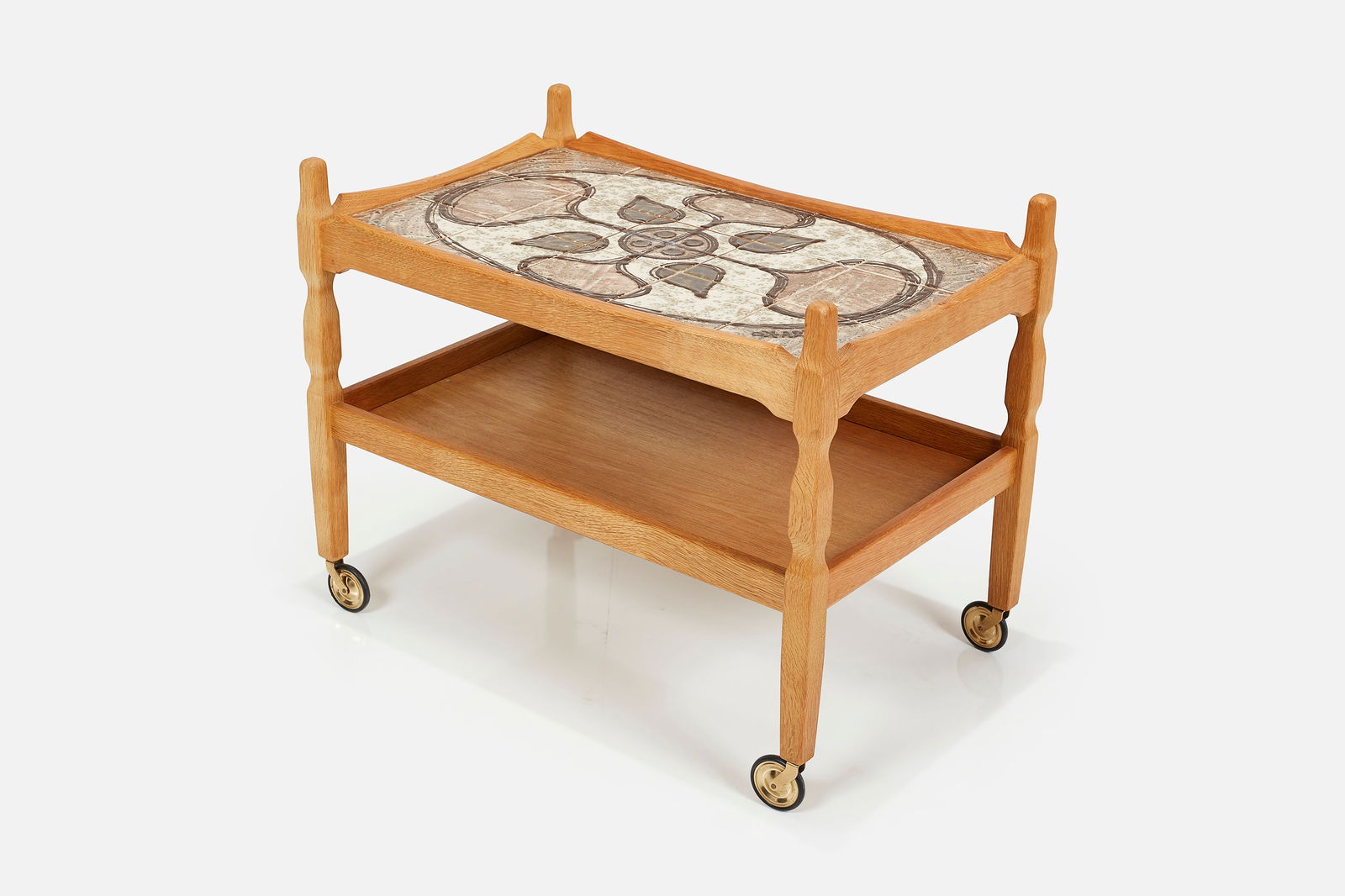 HENNING KJAERNULF + OX ART, SERVING