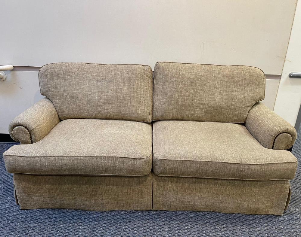 HENREDON BROWN UPHOLSTERED SOFA, L:
