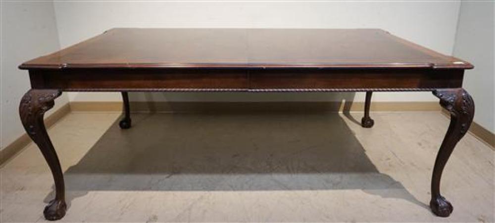 HENREDON CHIPPENDALE STYLE MAHOGANY