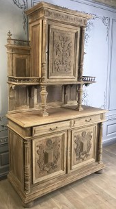 HENRI II BLEACHED WALNUT CABIN