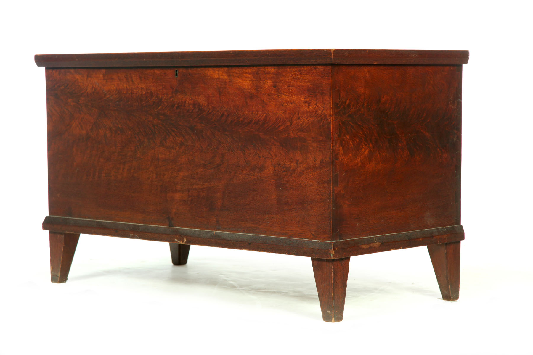 HEPPLEWHITE BLANKET CHEST. 