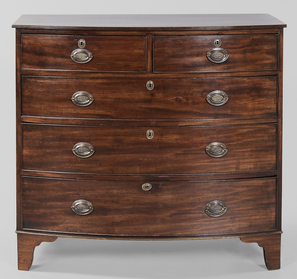 Hepplewhite Mahogany Bow-Front Ch