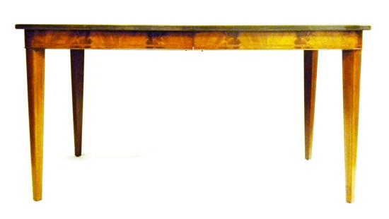 Hepplewhite-style dining table by