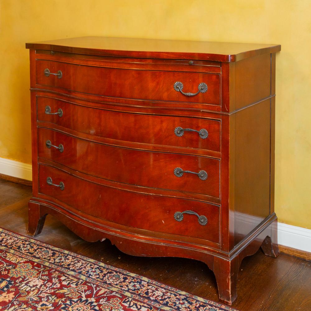 HEPPLEWHITE-STYLE MAHOGANY CHEST OF