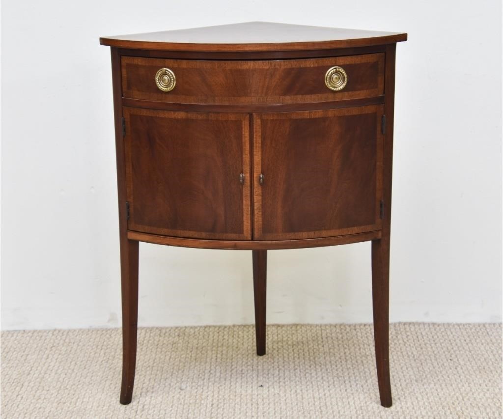 Hepplewhite style mahogany corner
