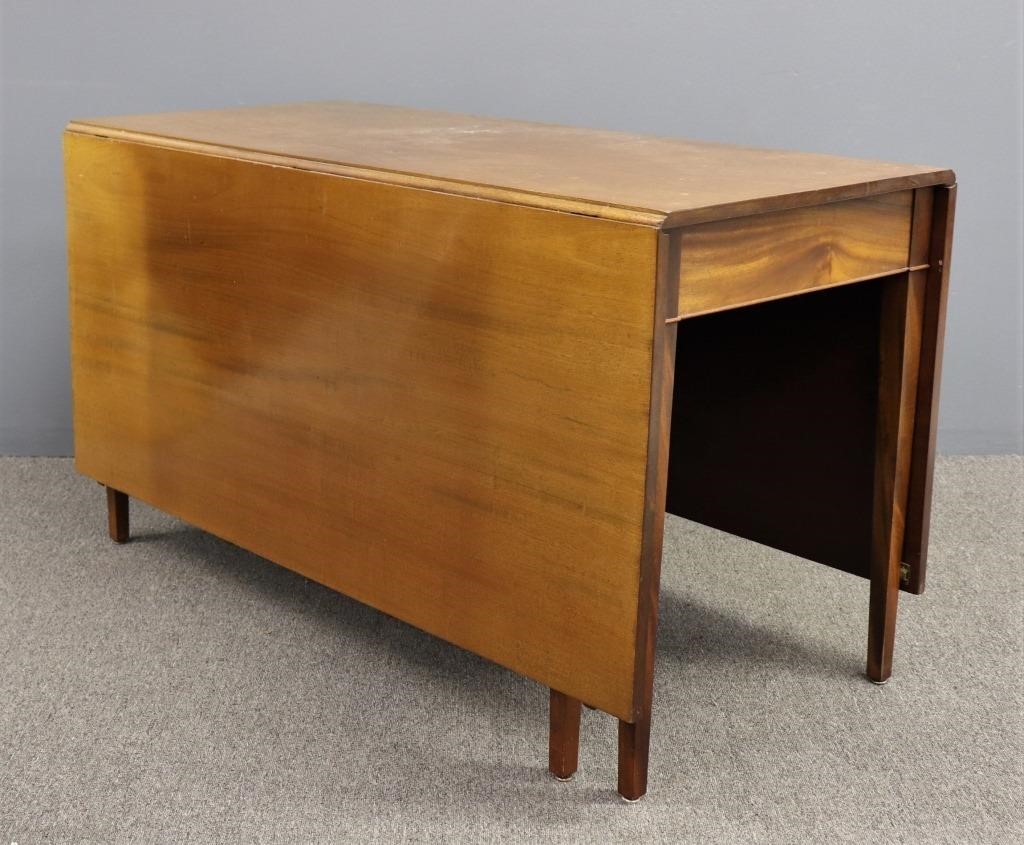 Hepplewhite style mahogany drop
