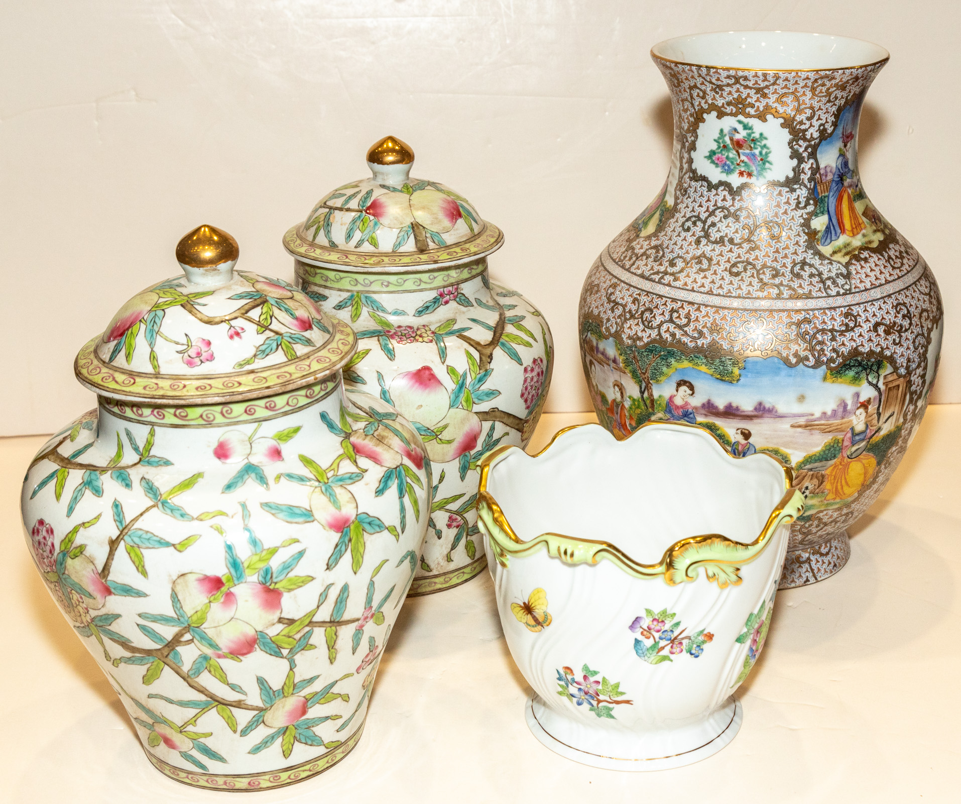 HEREND CACHE POT & THREE OTHER