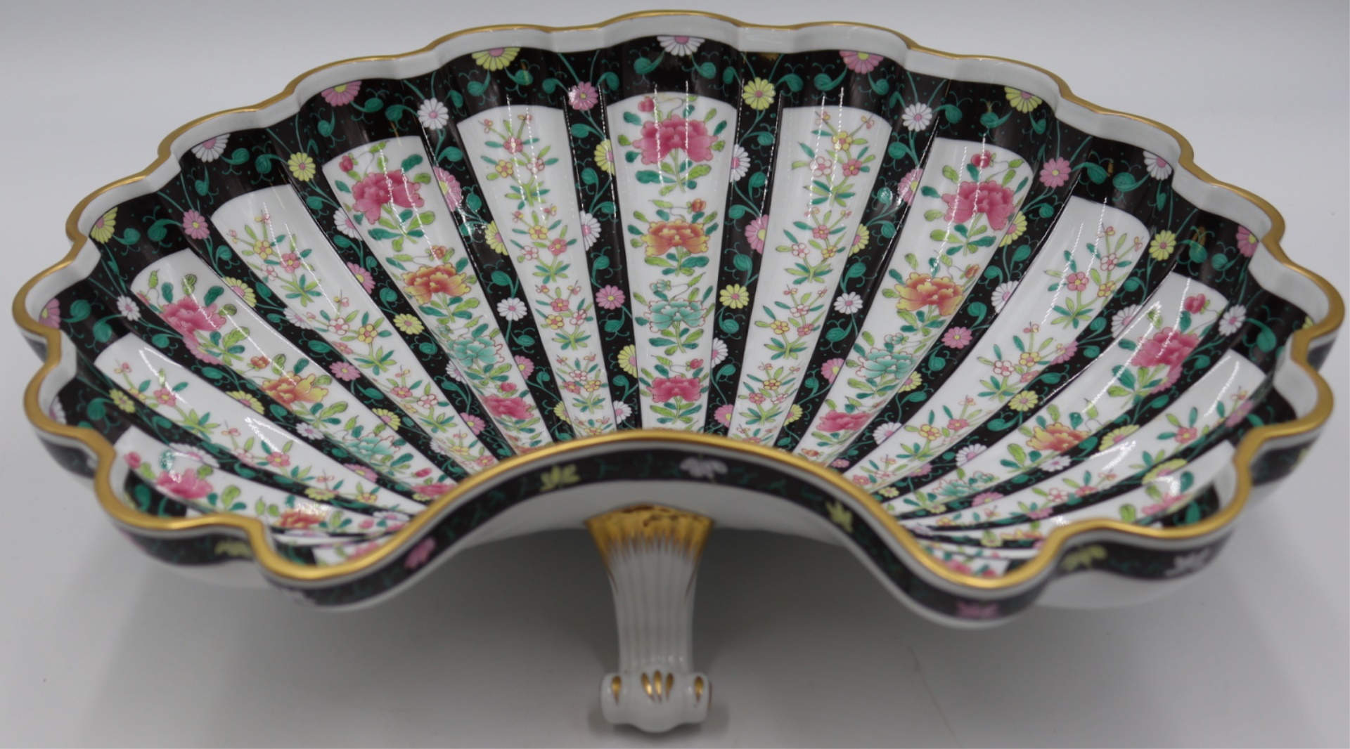 HEREND FAMILLE VERTE STYLE SHELL