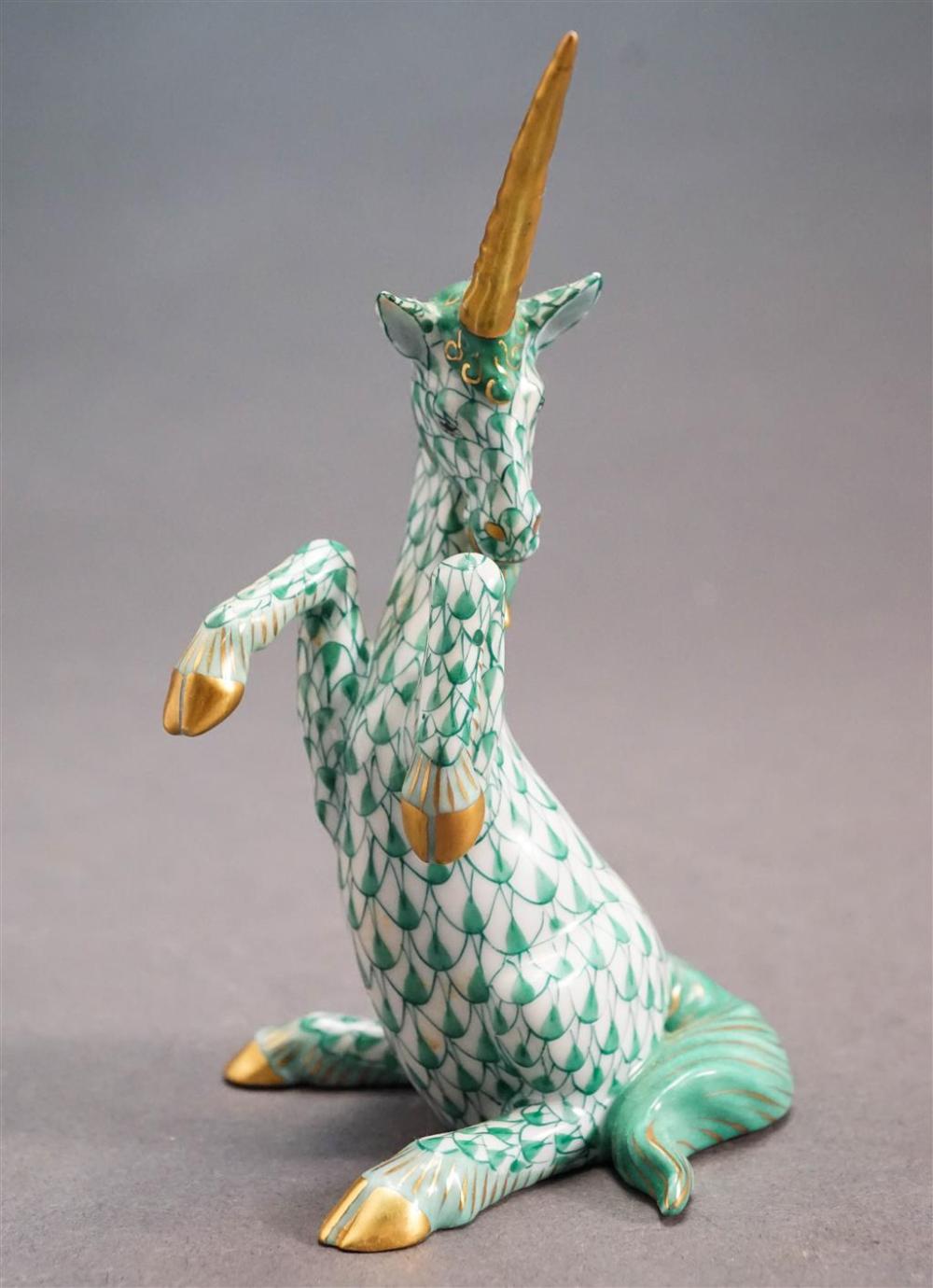 HEREND GREEN NET PATTERN FIGURE