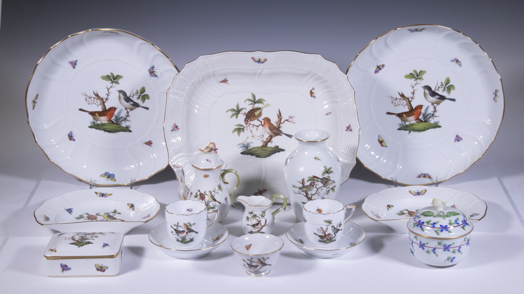 HEREND PORCELAIN DINNERWARE &