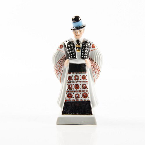HEREND PORCELAIN FIGURINE HUNGARIAN