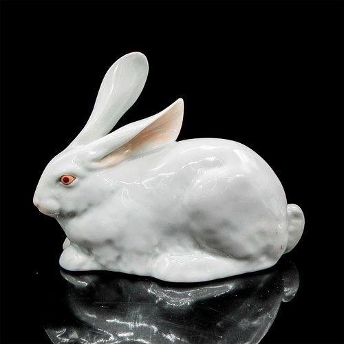 HEREND PORCELAIN FIGURINE, WHITE