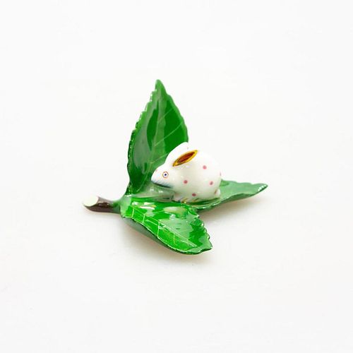 HEREND PORCELAIN MINIATURE FIGURINE