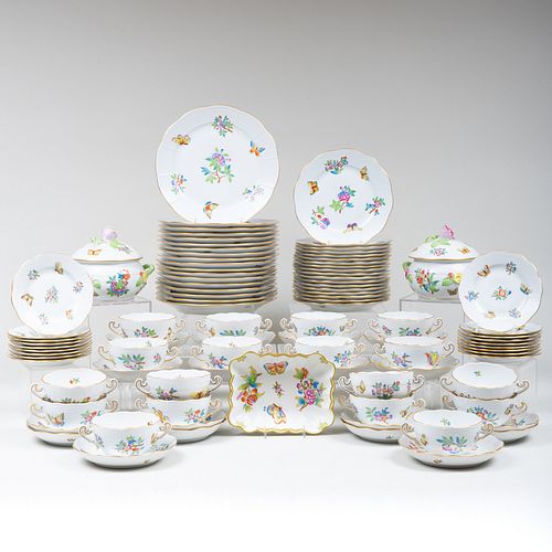 HEREND PORCELAIN PART DINNER