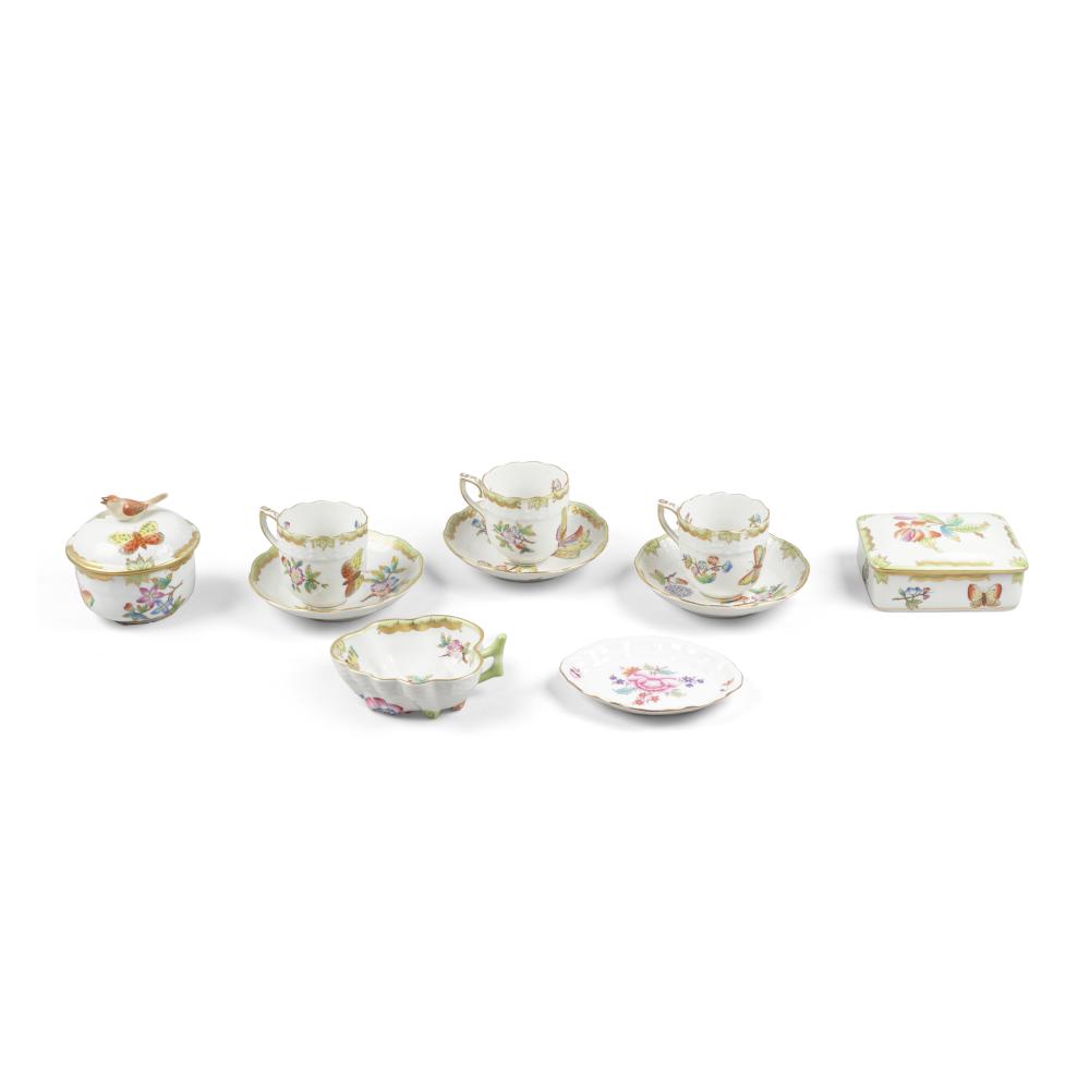 HEREND PORCELAIN 'QUEEN VICTORIA'