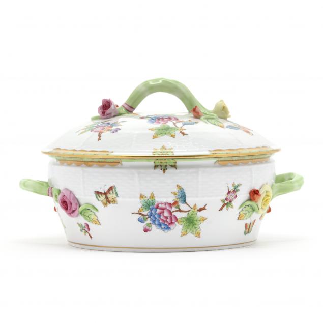 HEREND PORCELAIN QUEEN VICTORIA