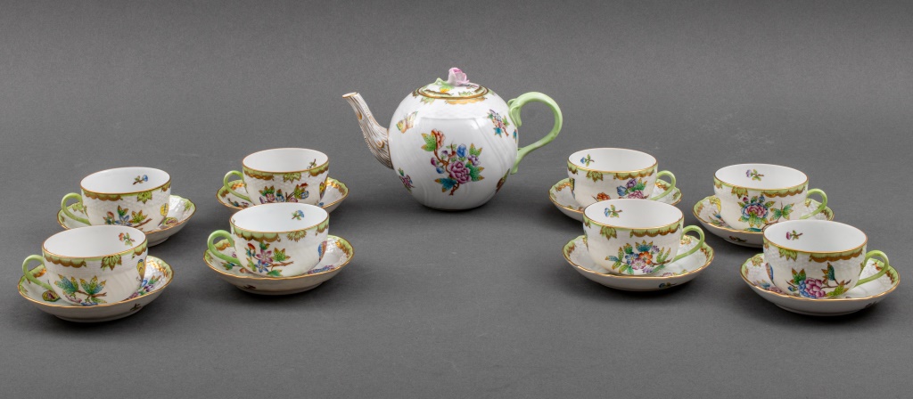 HEREND PORCELAIN "QUEEN VICTORIA"