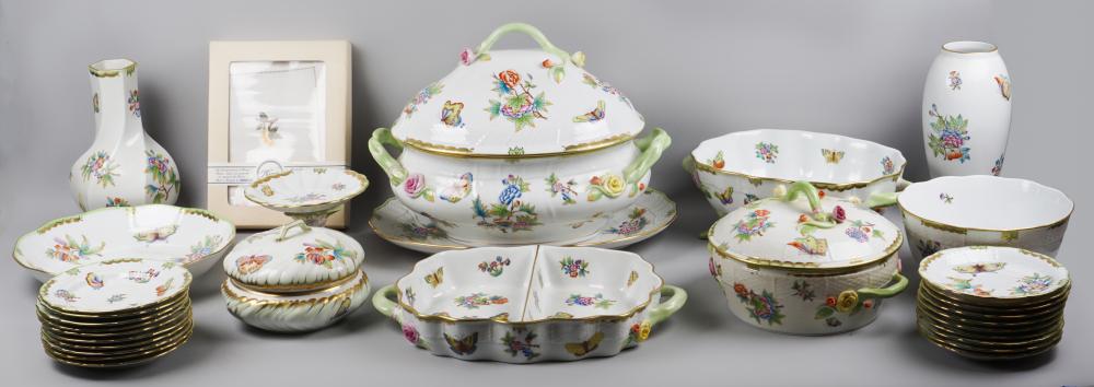 HEREND PORCELAIN 'QUEEN VICTORIA'