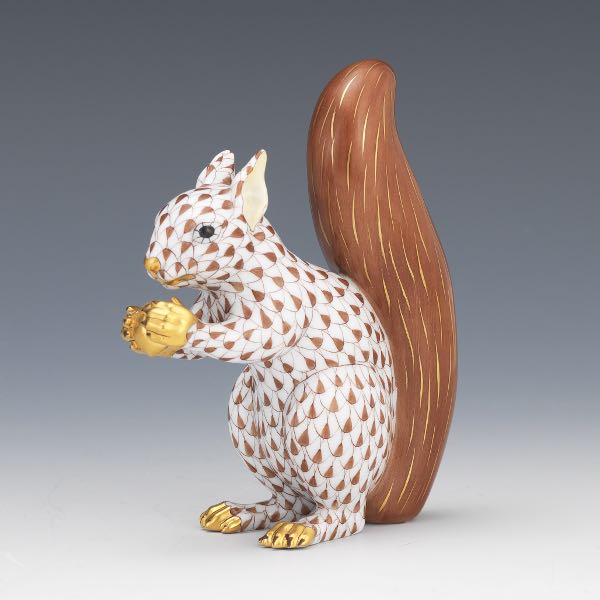 HEREND PORCELAIN SQUIRREL 4 ¾"