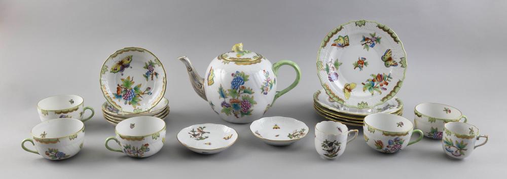 HEREND "QUEEN VICTORIA" PORCELAIN