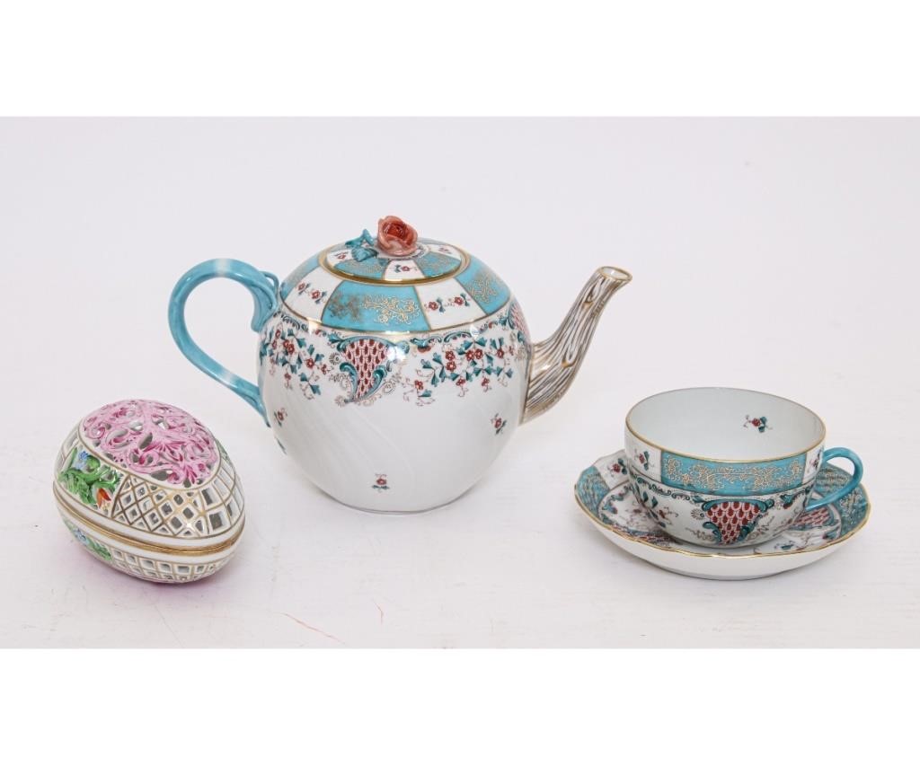 Herend teapot 5.5"h, cup and