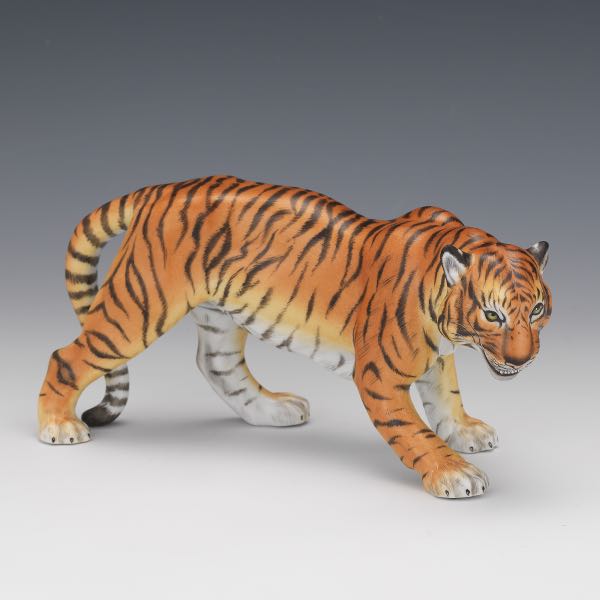 HEREND TIGER FIGURINE 3 ½" x 8"