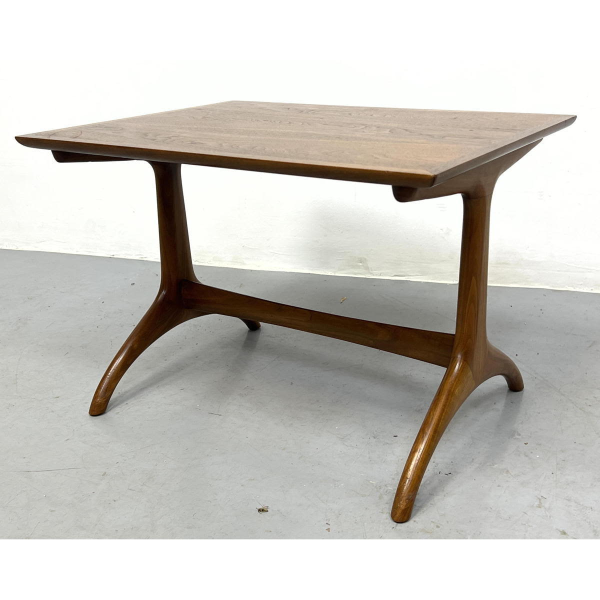 Heritage Henredon Arched Base