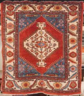 HERIZ RUG, 6 FT 7 IN X 6 FTHer
