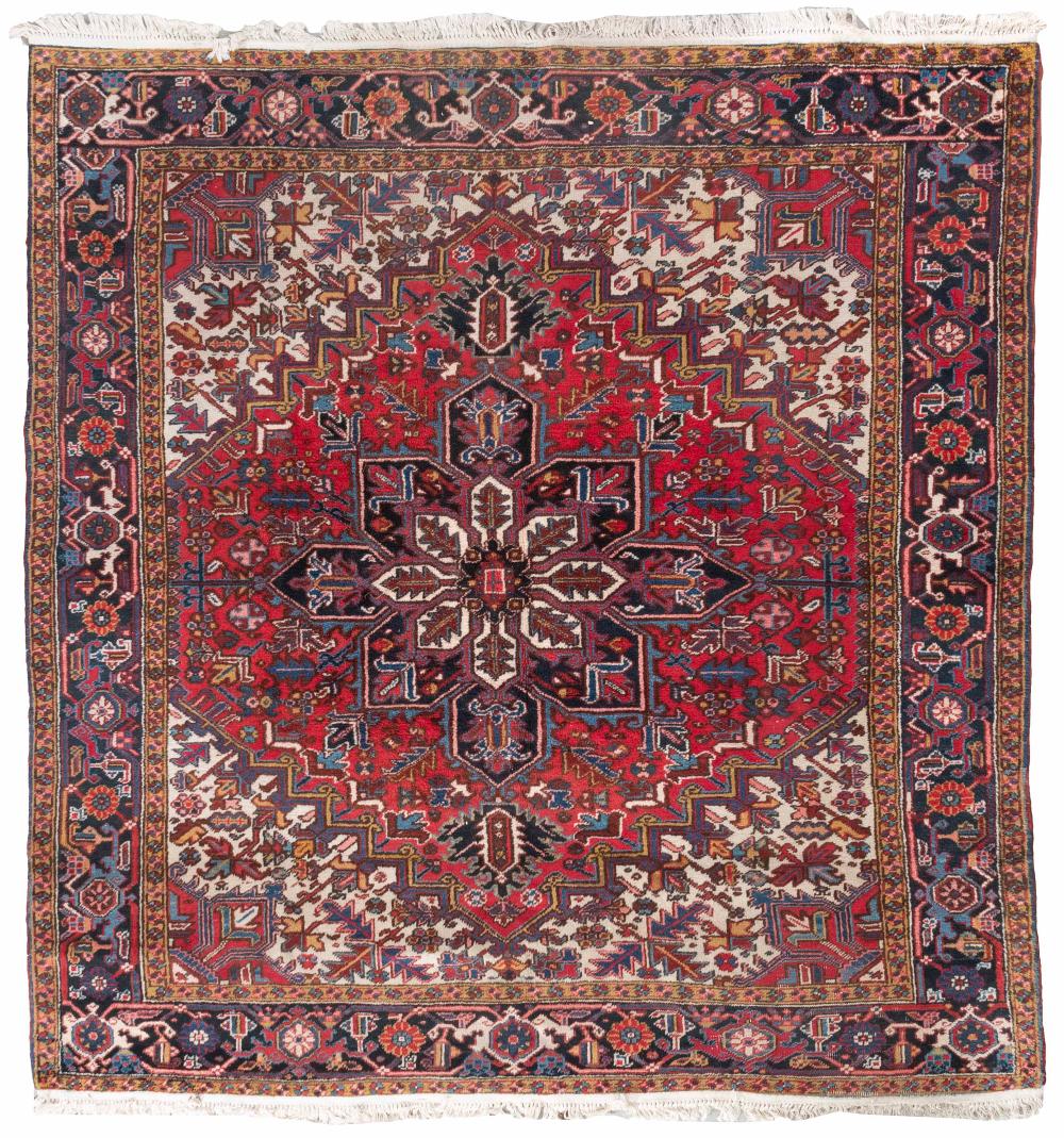 HERIZ RUG: 8’6” X 8’10” MID-20TH