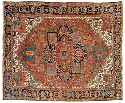 Heriz rug, large central