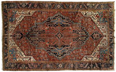 Heriz rug, large central