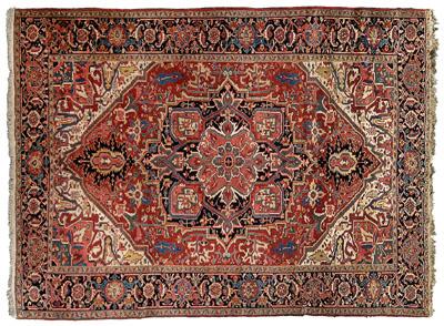 Heriz rug, ornate central medallion