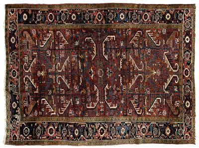 Heriz rug, repeating hook designs