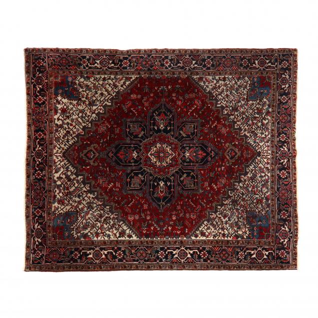 HERIZ RUG With large center