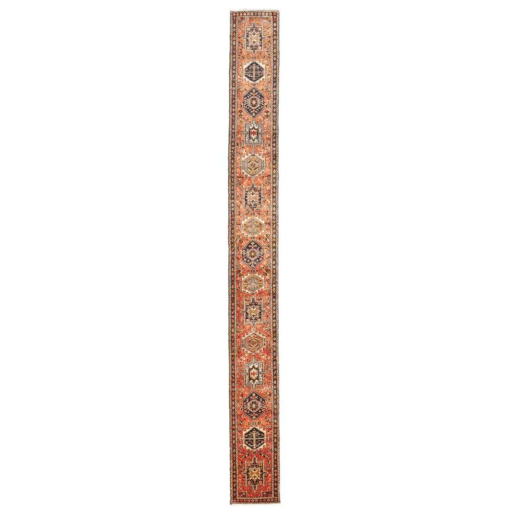 HERIZ RUNNER NORTHWEST PERSIA,