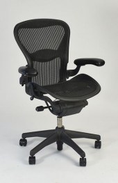 HERMAN MILLER AERON ADJUSTABLE