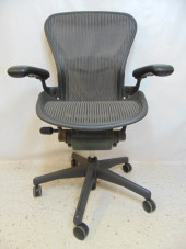 HERMAN MILLER AERON DESK CHAIR