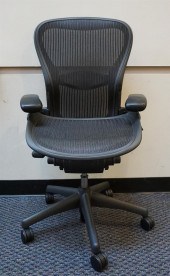HERMAN MILLER AERON SIZE C OFF