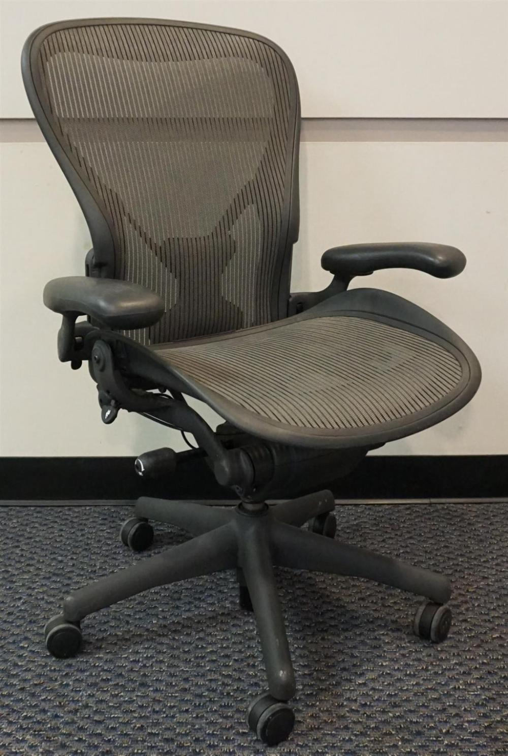 HERMAN MILLER AERON SWIVEL OFFICE