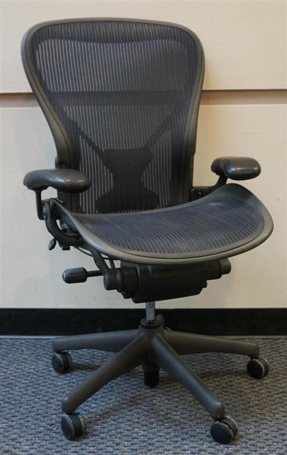 HERMAN MILLER AERON SWIVEL SEAT