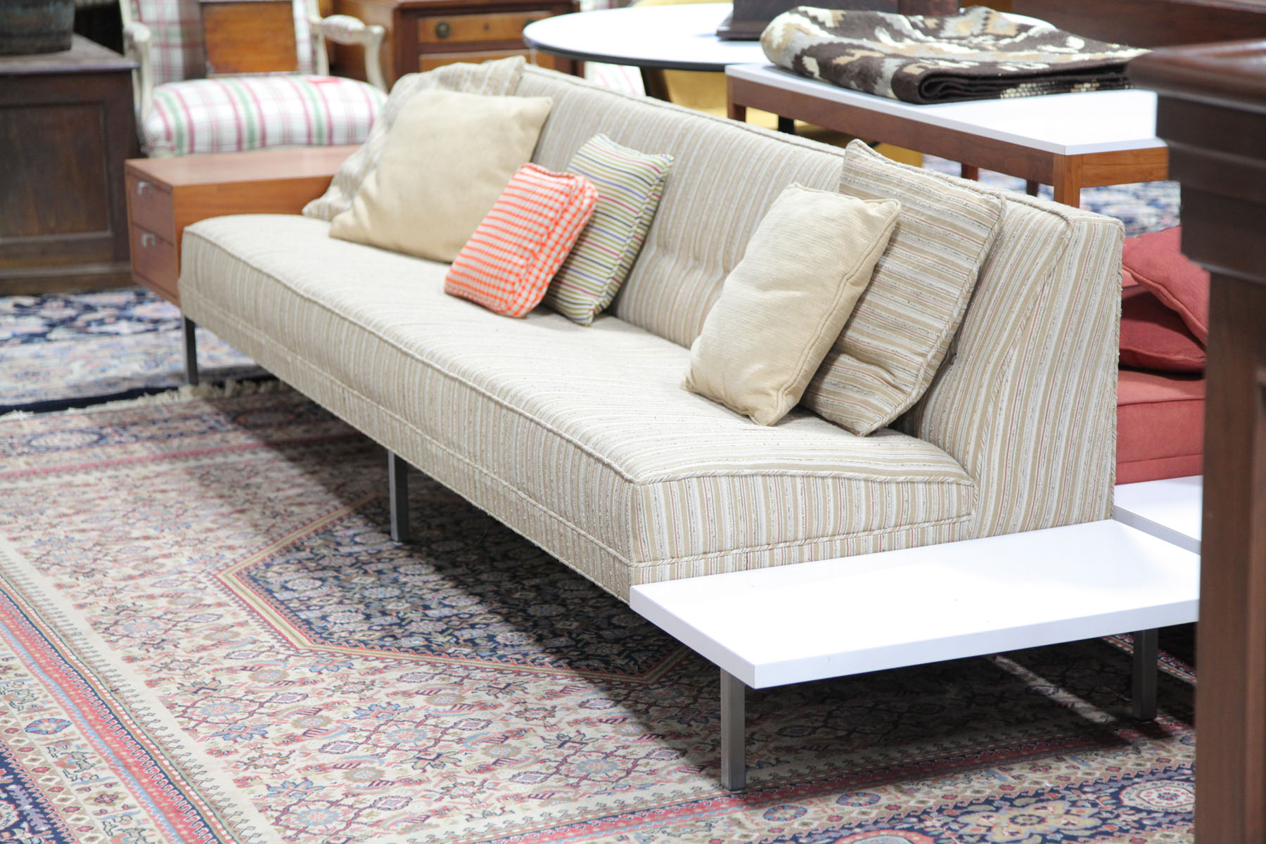 HERMAN MILLER SOFA.  Michigan 